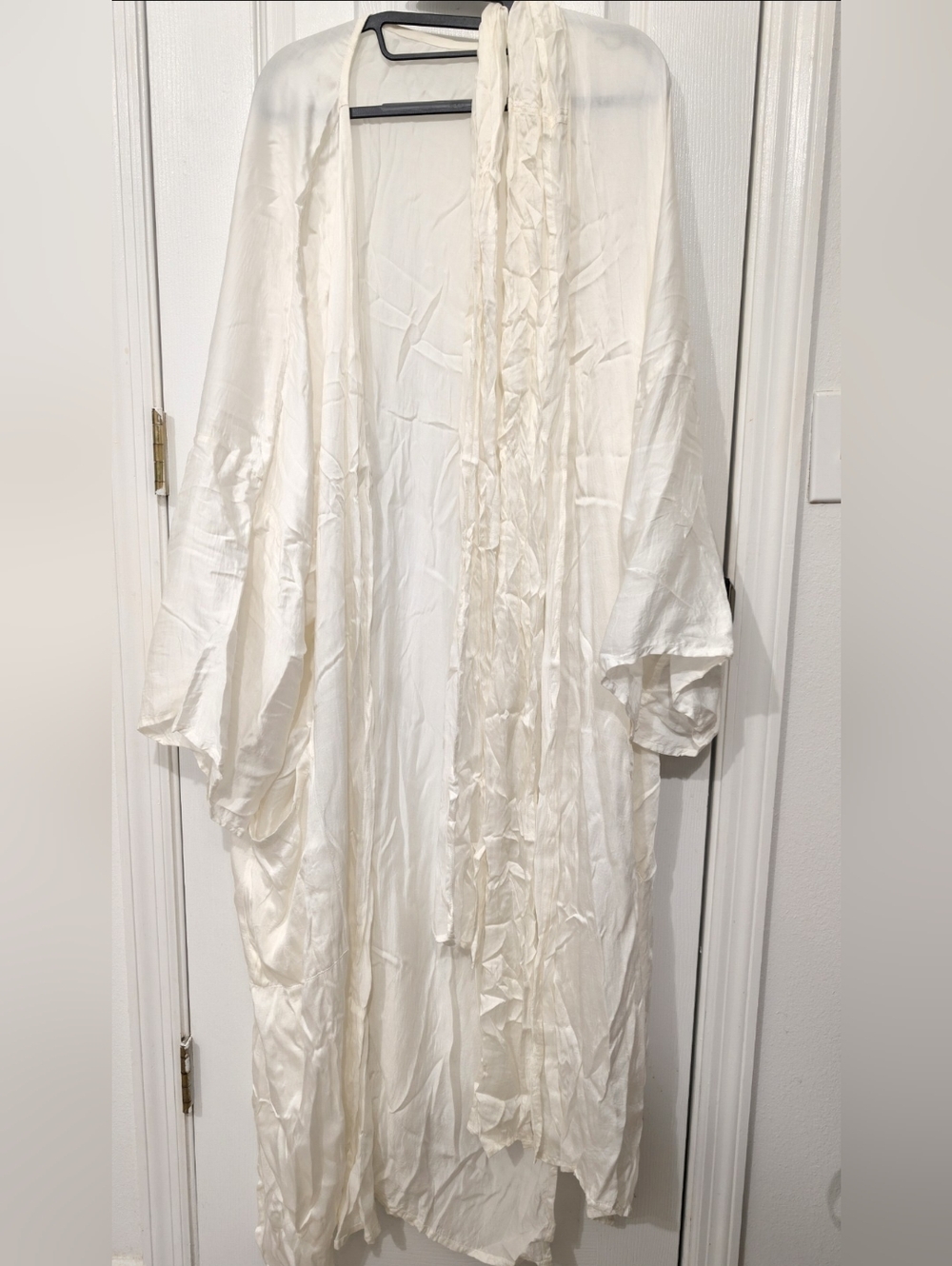 Kantha Bae White Silk Robe (Baby Soft) Stardust Line - Picture 2 of 4